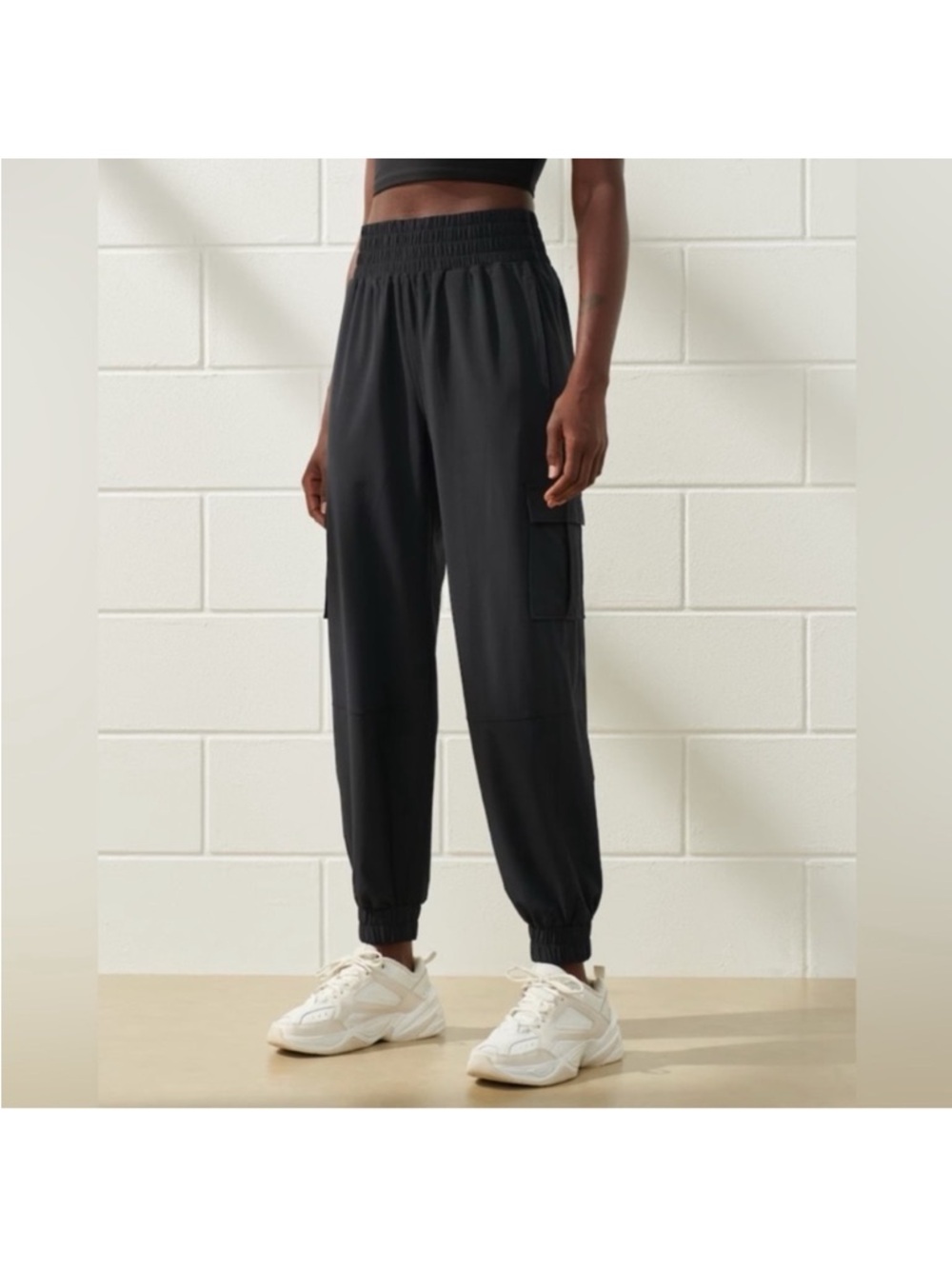 A&F YPB traveler motionTek cargo jogger
